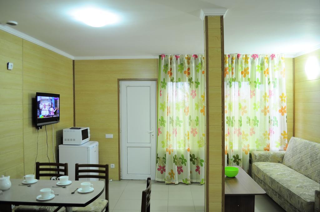 Dome Hotel โชลปอน-อาตา ภายนอก รูปภาพ
